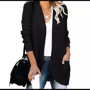 Knitted black cardigan with pockets